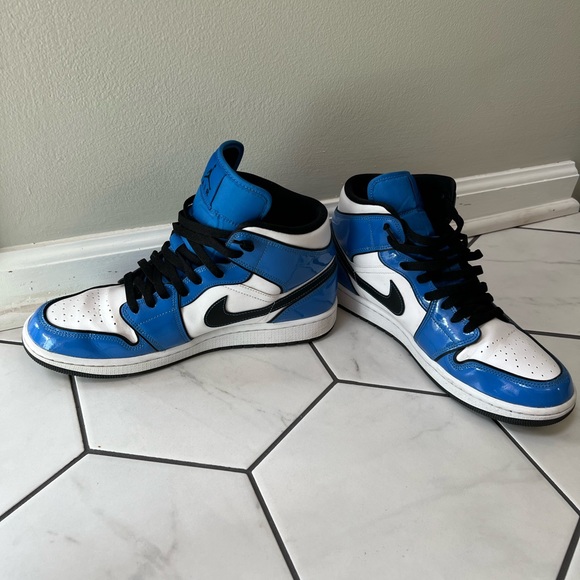 Air Jordans - Picture 2 of 5